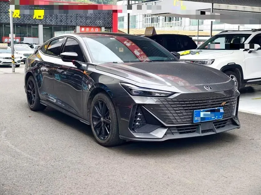 2022 ChangAn UNI-V 1.5T 188HP L4 7DCT,autocango,china used car exporter,china ev exporter,chinese used car exporter,chinese used ev exporter