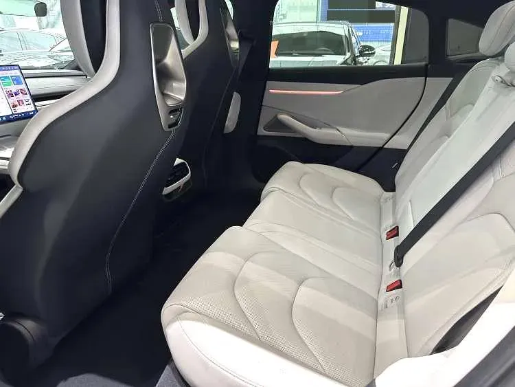 2024 MI SU7 BEV 101KWH,autocango,china used car exporter,china ev exporter,chinese used car exporter,chinese used ev exporter