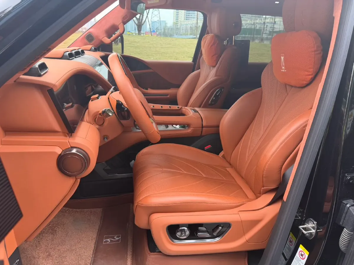 2023 YangWang U8 2.0T 272HP L4 REEV 49.05KWH,autocango,china used car exporter,china ev exporter,chinese used car exporter,chinese used ev exporter