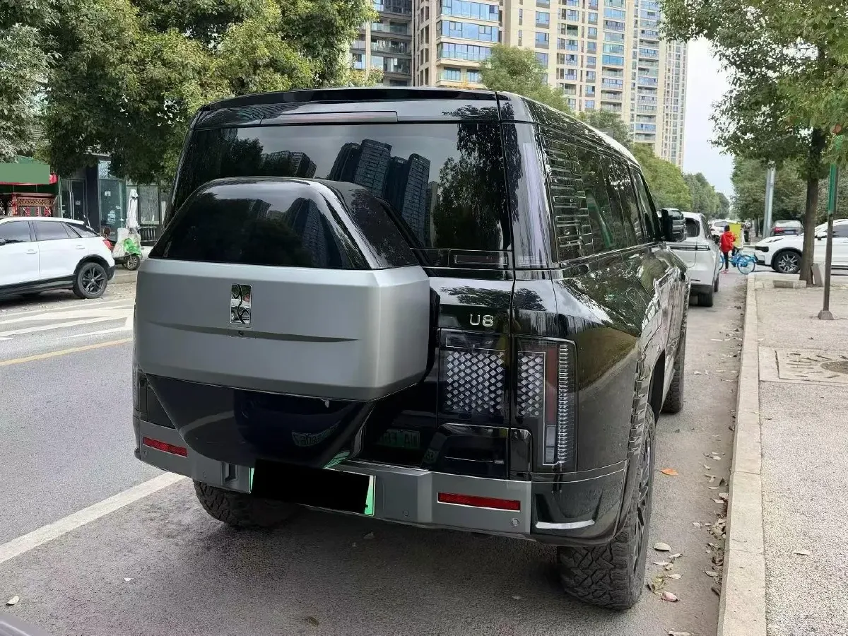 2023 YangWang U8 2.0T 272HP L4 REEV 49.05KWH,autocango,china used car exporter,china ev exporter,chinese used car exporter,chinese used ev exporter