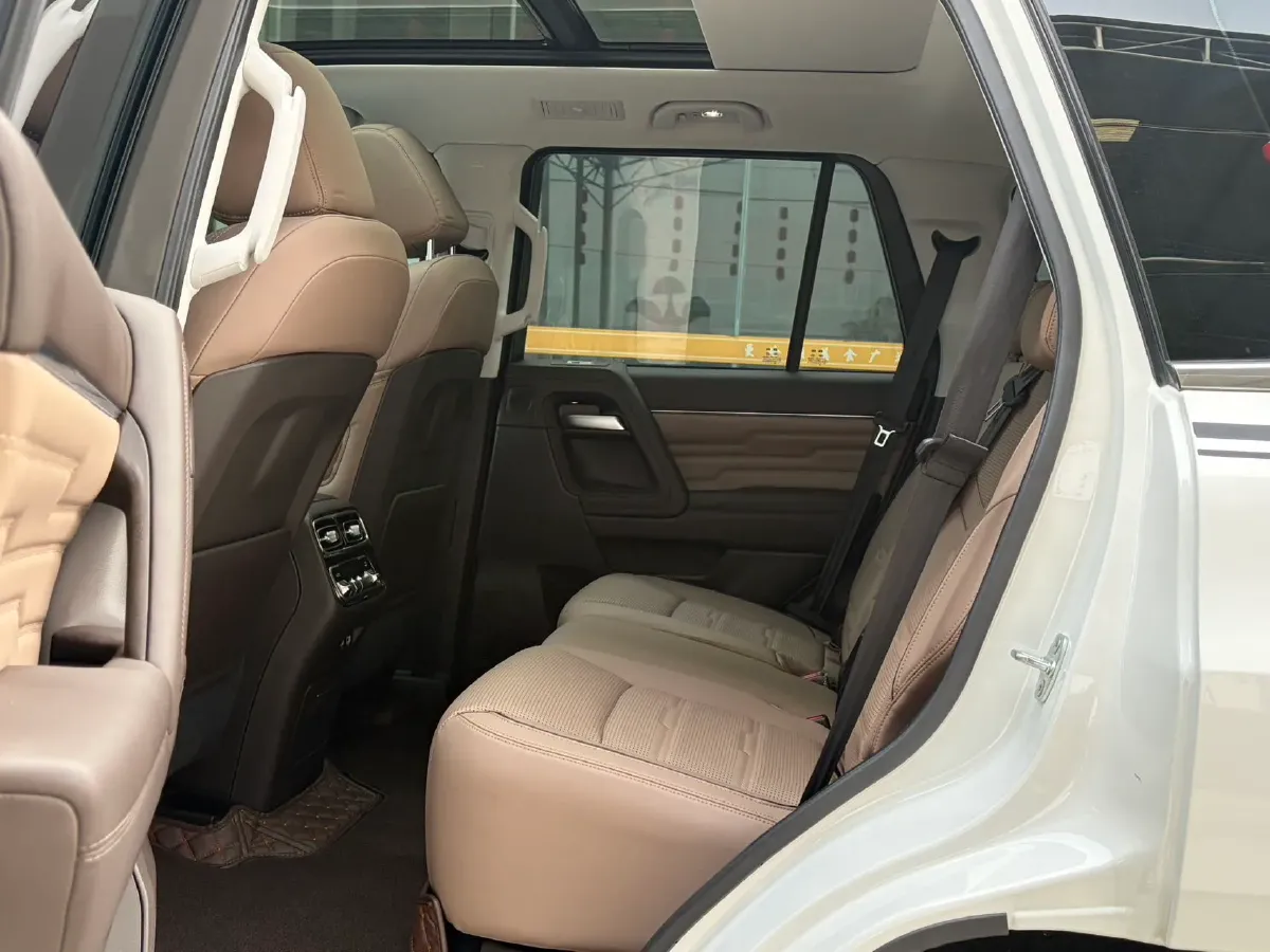 2022 Beijing BJ60 2.0T 267HP L4 8AT,autocango,china used car exporter,china ev exporter,chinese used car exporter,chinese used ev exporter