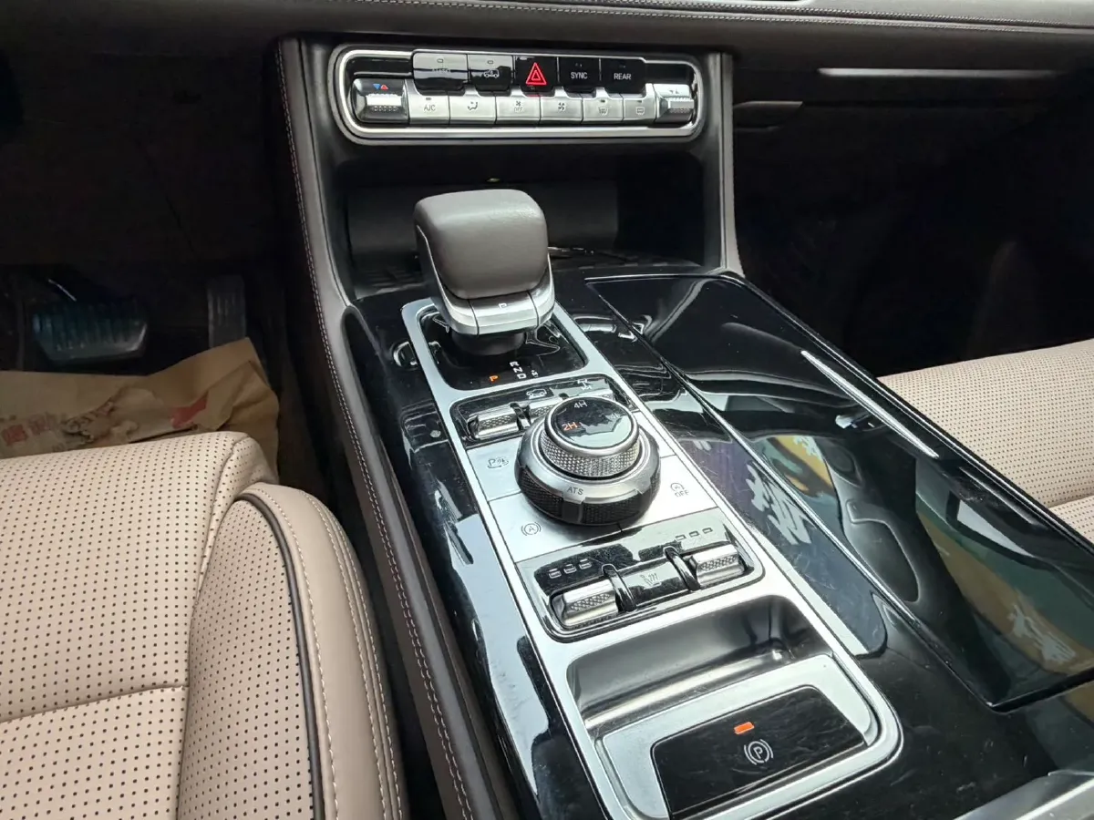 2022 Beijing BJ60 2.0T 267HP L4 8AT,autocango,china used car exporter,china ev exporter,chinese used car exporter,chinese used ev exporter