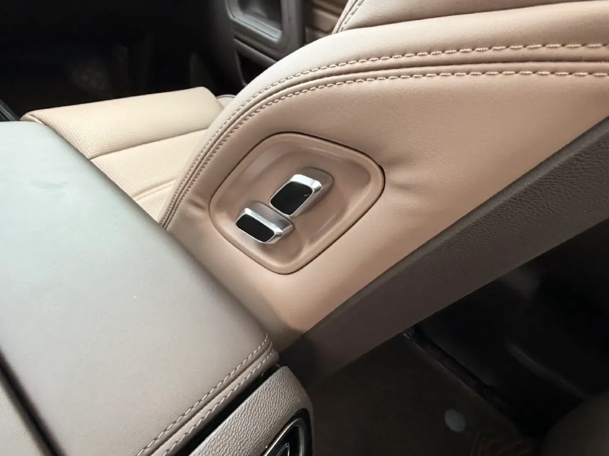 2022 Beijing BJ60 2.0T 267HP L4 8AT,autocango,china used car exporter,china ev exporter,chinese used car exporter,chinese used ev exporter