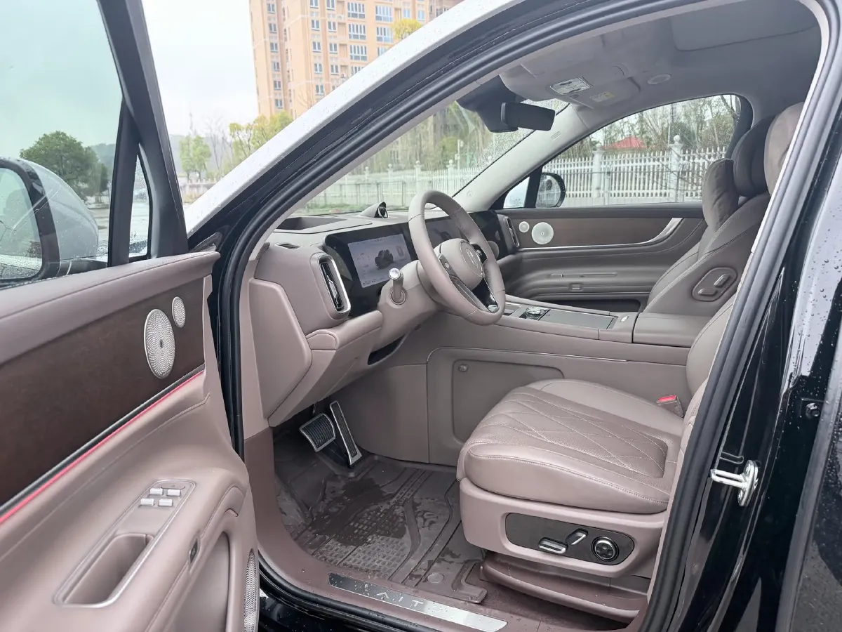 2024 AITO AITO M9 1.5T 152HP L4 REEV 42KWH,autocango,china used car exporter,china ev exporter,chinese used car exporter,chinese used ev exporter