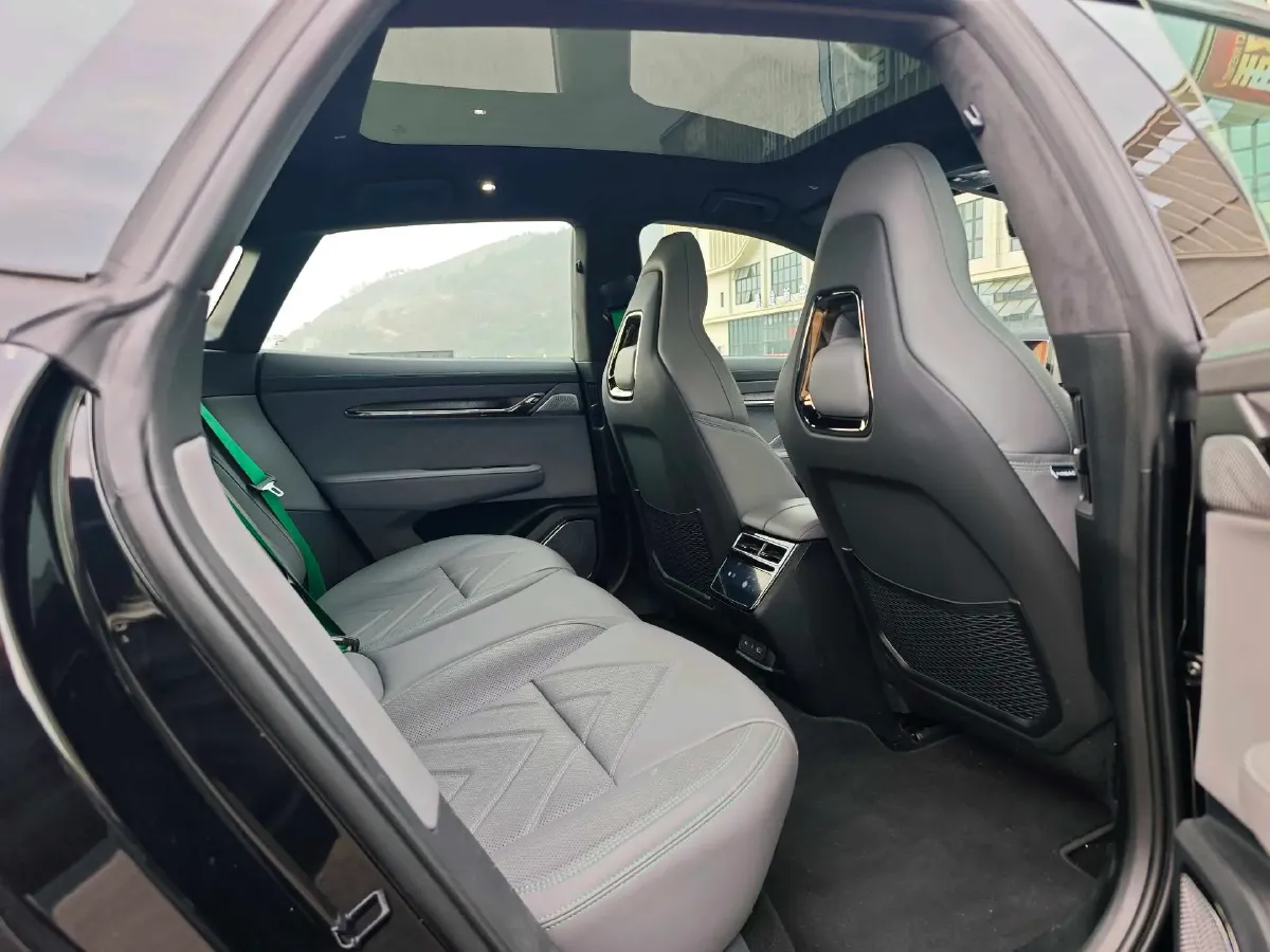 2023 Zeekr 001 BEV 100KWH,autocango,china used car exporter,china ev exporter,chinese used car exporter,chinese used ev exporter