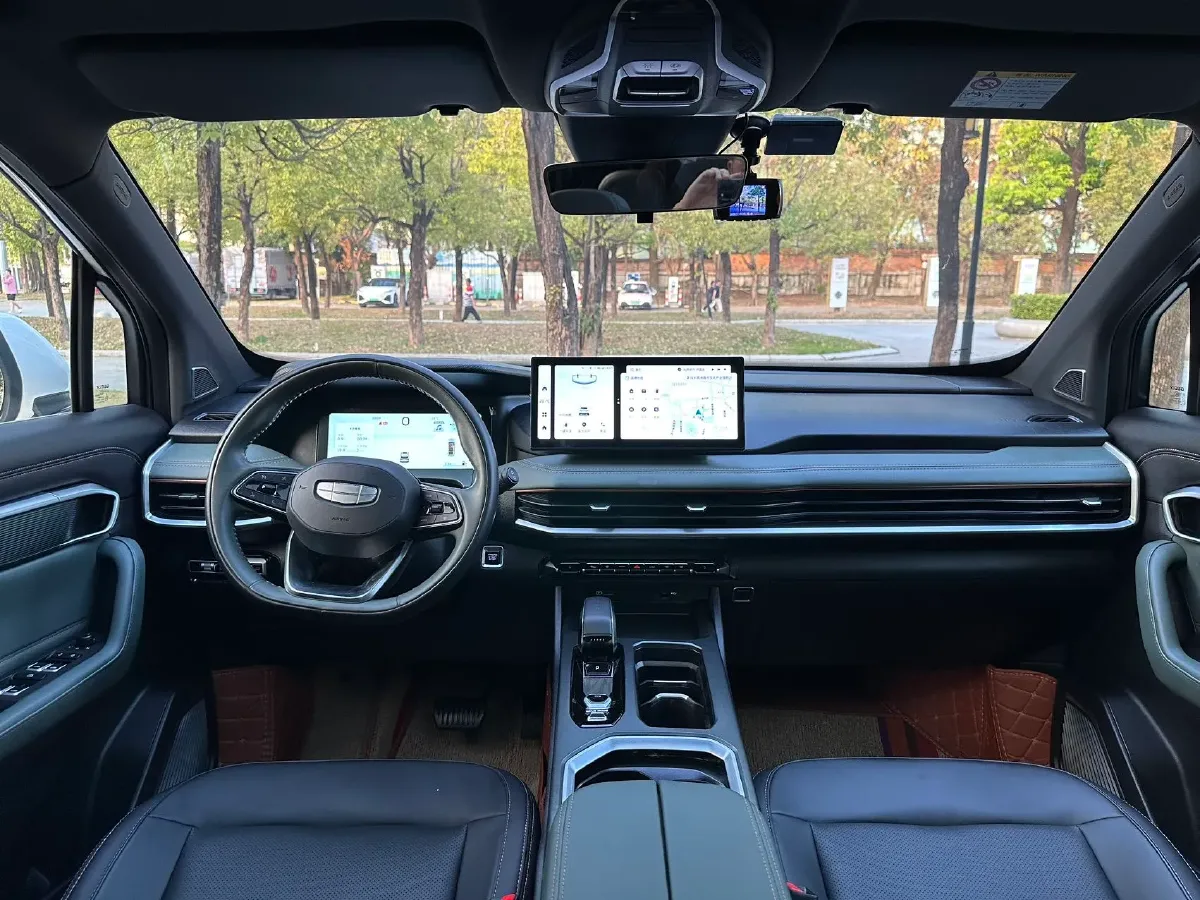 2023 Geely Okavango L 2.0T 218HP L4 7DCT,autocango,china used car exporter,china ev exporter,chinese used car exporter,chinese used ev exporter