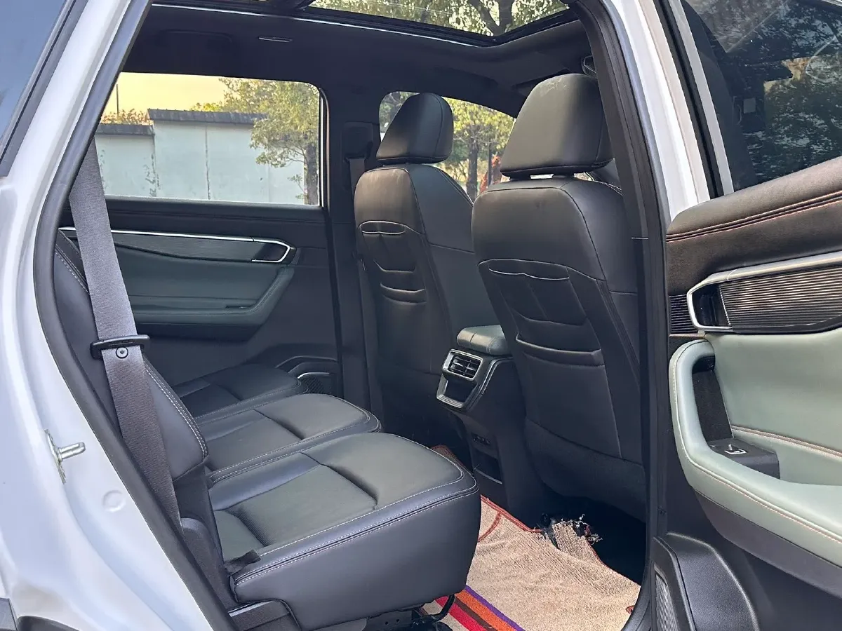 2023 Geely Okavango L 2.0T 218HP L4 7DCT,autocango,china used car exporter,china ev exporter,chinese used car exporter,chinese used ev exporter