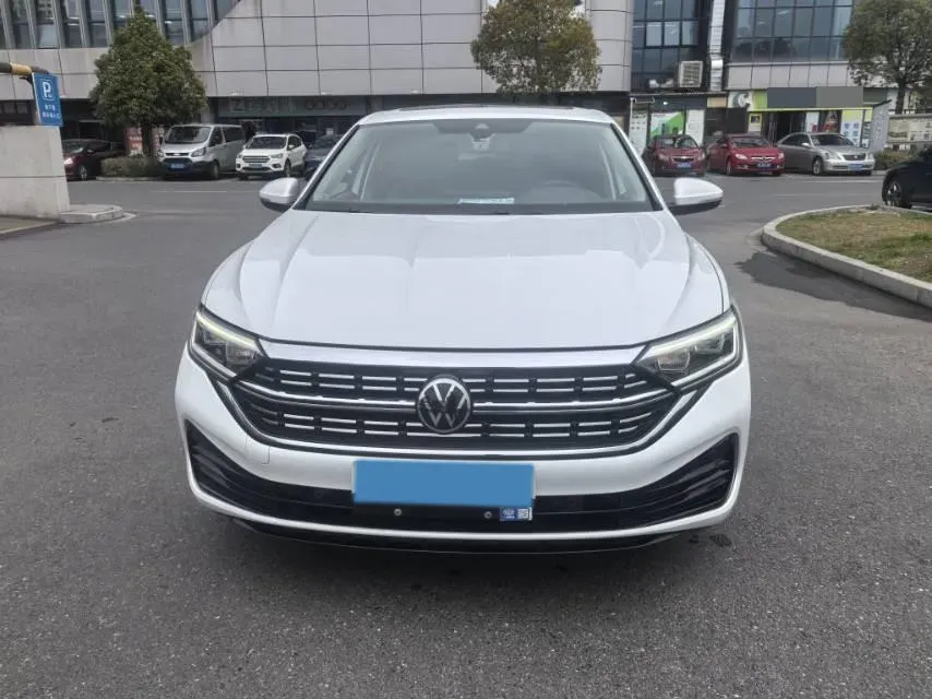 2023 Volkswagen Sagitar 1.5T 160HP L4 7DCT,autocango,china used car exporter,china ev exporter,chinese used car exporter,chinese used ev exporter