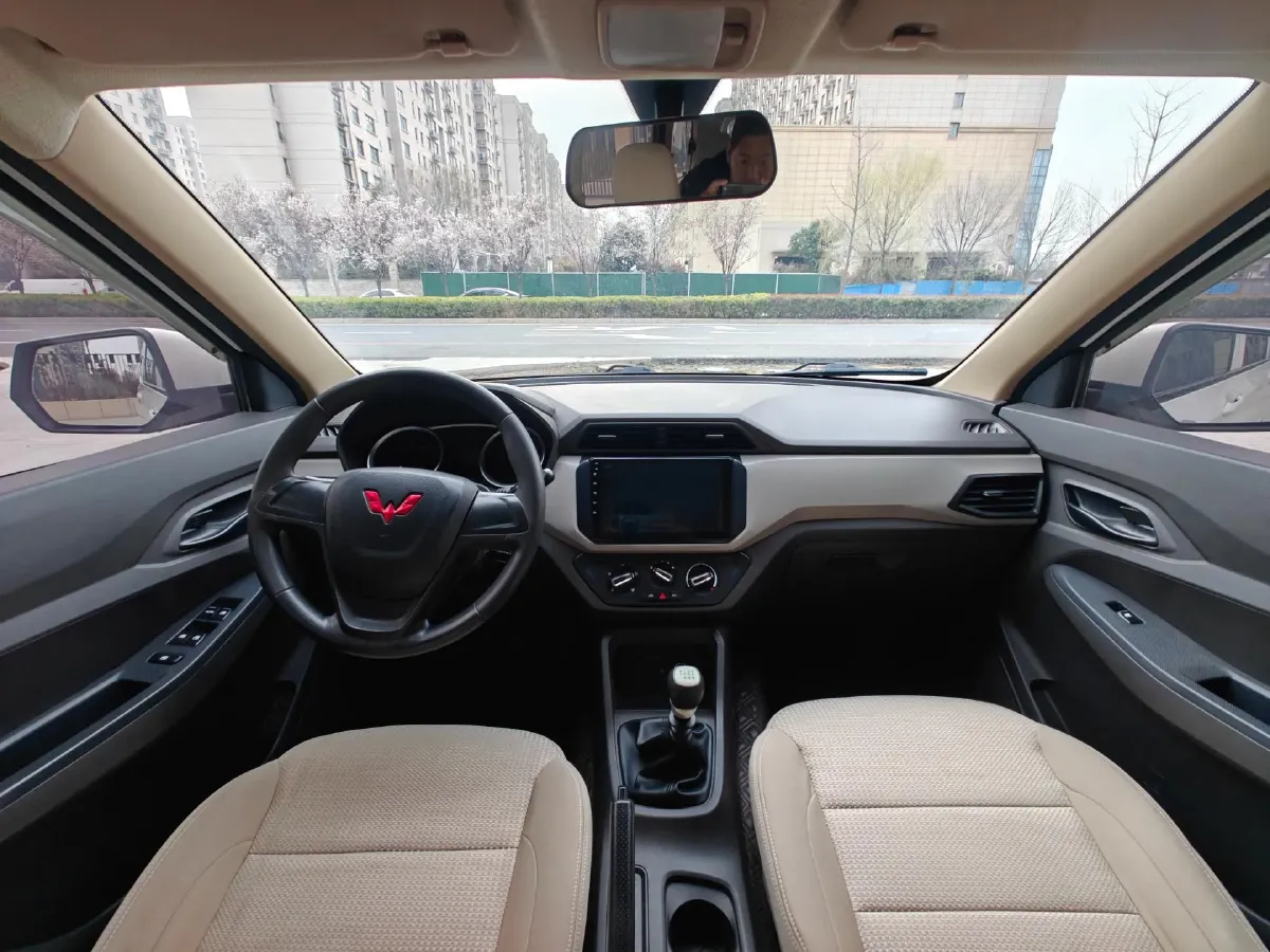 2021 WuLing RongGuang New Truck 1.5L 99HP L4 5MT,autocango,china used car exporter,china ev exporter,chinese used car exporter,chinese used ev exporter