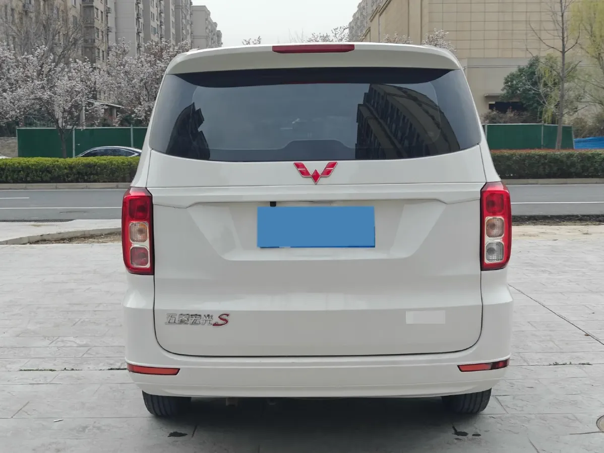 2021 WuLing RongGuang New Truck 1.5L 99HP L4 5MT,autocango,china used car exporter,china ev exporter,chinese used car exporter,chinese used ev exporter