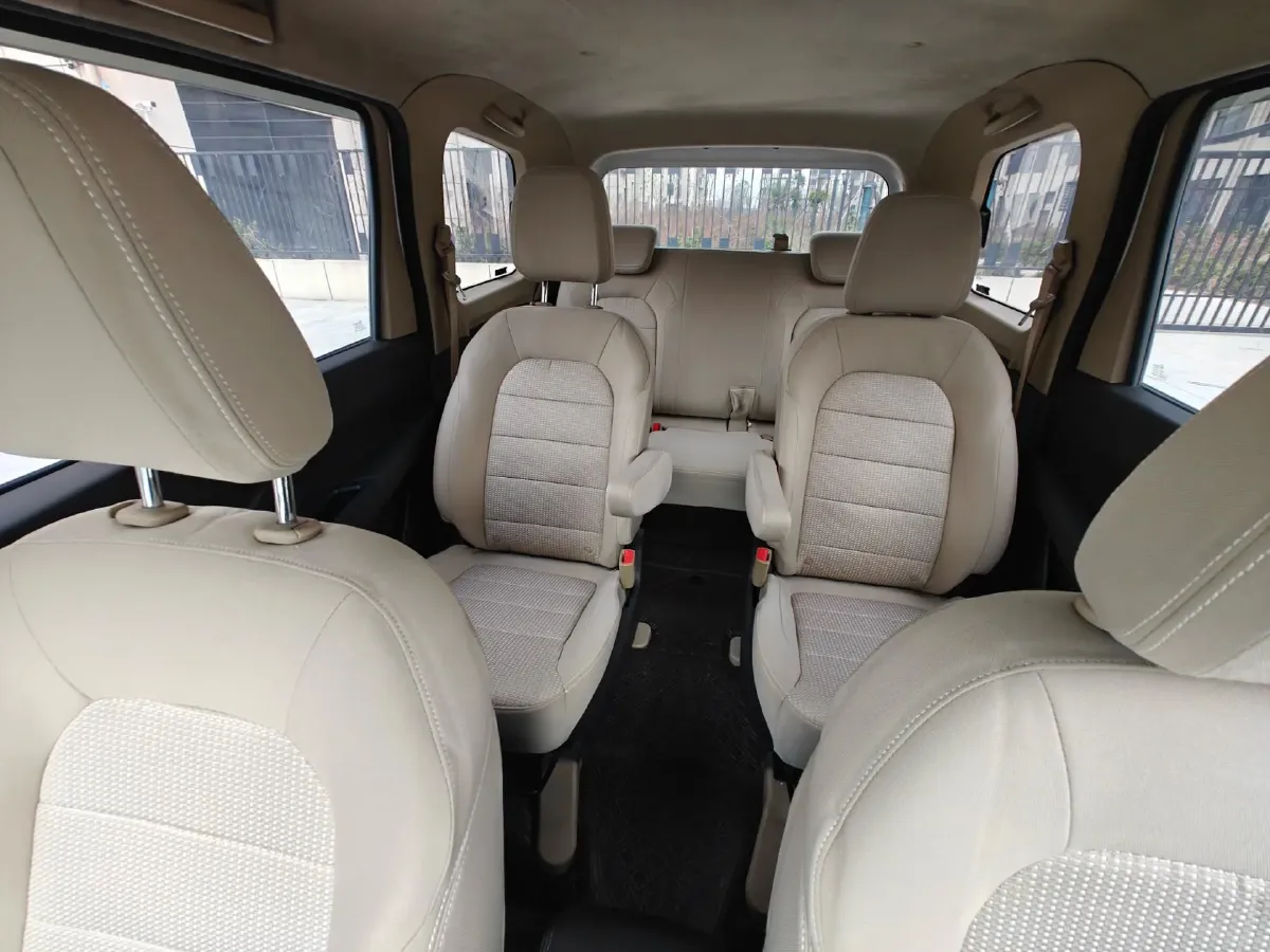 2021 WuLing RongGuang New Truck 1.5L 99HP L4 5MT,autocango,china used car exporter,china ev exporter,chinese used car exporter,chinese used ev exporter