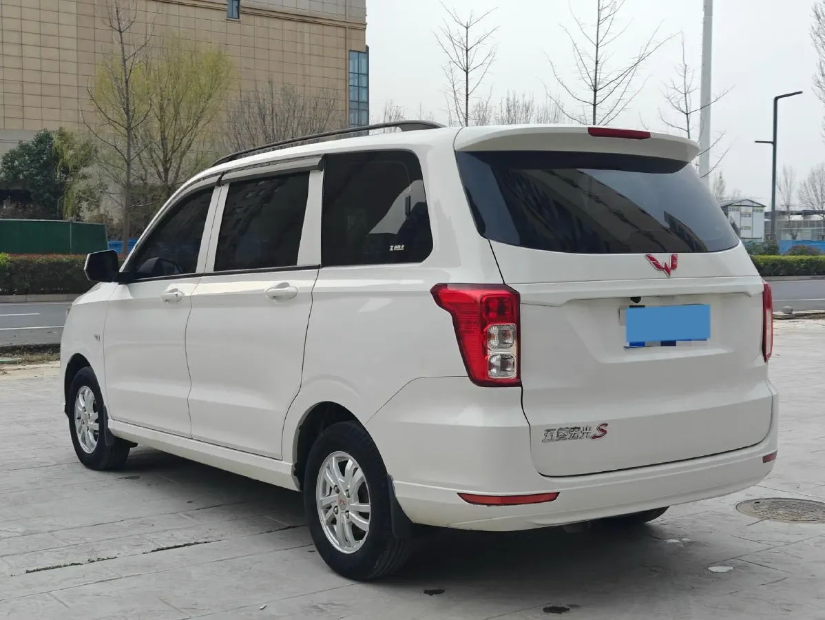 2021 WuLing RongGuang New Truck 1.5L 99HP L4 5MT,autocango,china used car exporter,china ev exporter,chinese used car exporter,chinese used ev exporter