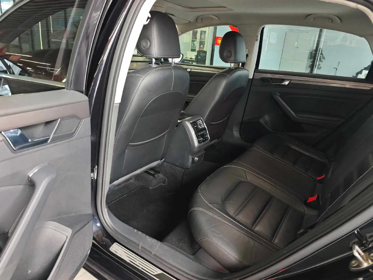 2017 Volkswagen Passat 1.8T 180HP L4 7DCT,autocango,china used car exporter,china ev exporter,chinese used car exporter,chinese used ev exporter