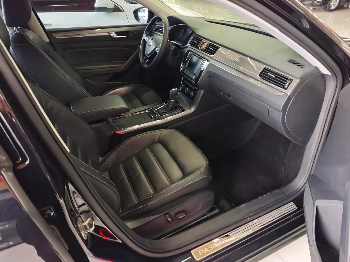 2017 Volkswagen Passat 1.8T 180HP L4 7DCT,autocango,china used car exporter,china ev exporter,chinese used car exporter,chinese used ev exporter