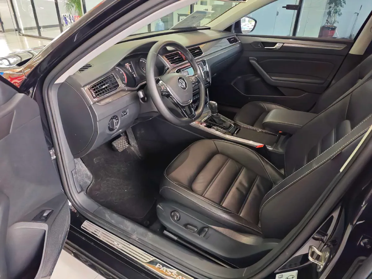 2017 Volkswagen Passat 1.8T 180HP L4 7DCT,autocango,china used car exporter,china ev exporter,chinese used car exporter,chinese used ev exporter