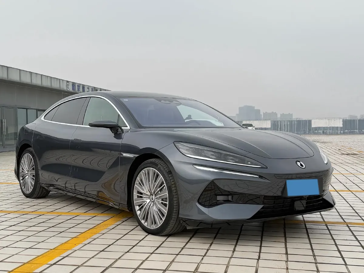 2024 Denza DenzaZ9 2.0T 207HP L4 E-CVT PHEV 38.5KWH,autocango,china used car exporter,china ev exporter,chinese used car exporter,chinese used ev exporter