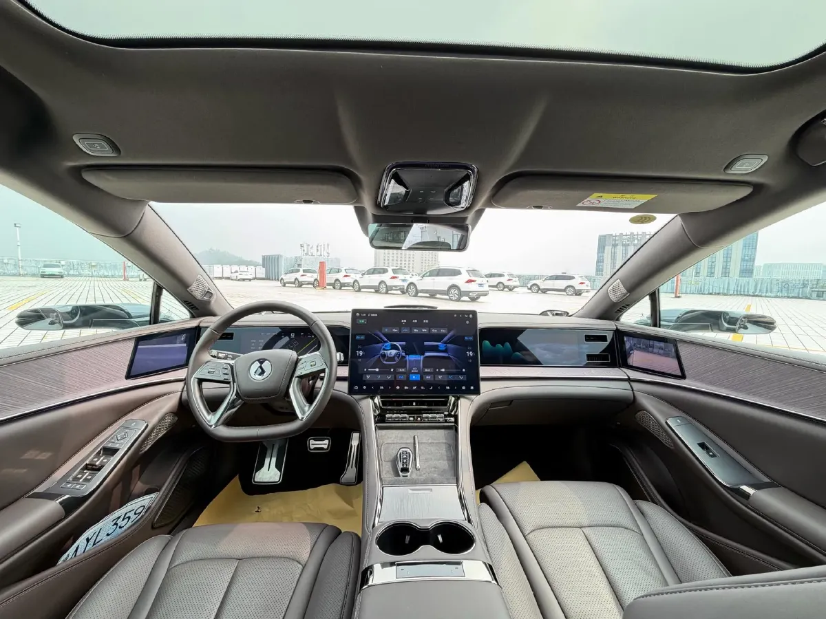 2024 Denza DenzaZ9 2.0T 207HP L4 E-CVT PHEV 38.5KWH,autocango,china used car exporter,china ev exporter,chinese used car exporter,chinese used ev exporter