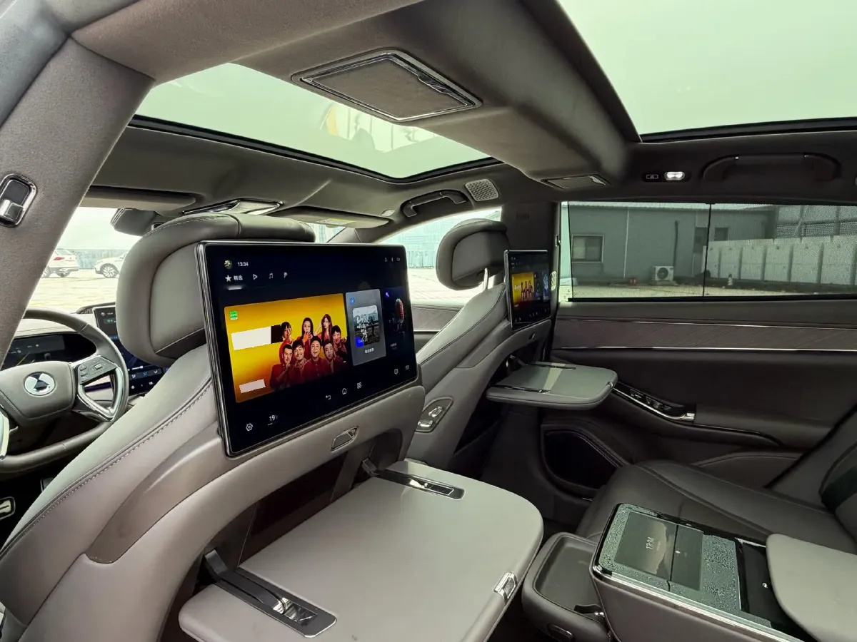 2024 Denza DenzaZ9 2.0T 207HP L4 E-CVT PHEV 38.5KWH,autocango,china used car exporter,china ev exporter,chinese used car exporter,chinese used ev exporter