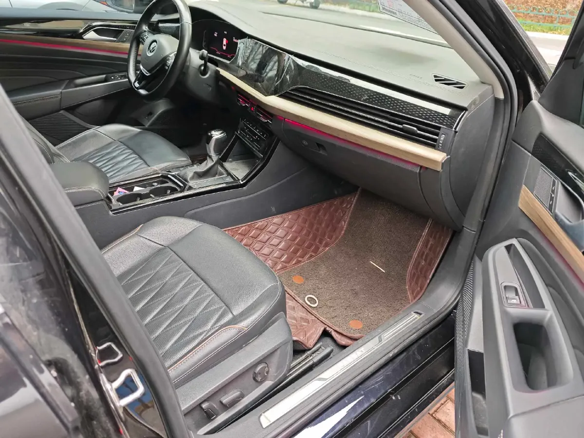 2020 Volkswagen Passat 2.0T 186HP L4 7DCT,autocango,china used car exporter,china ev exporter,chinese used car exporter,chinese used ev exporter