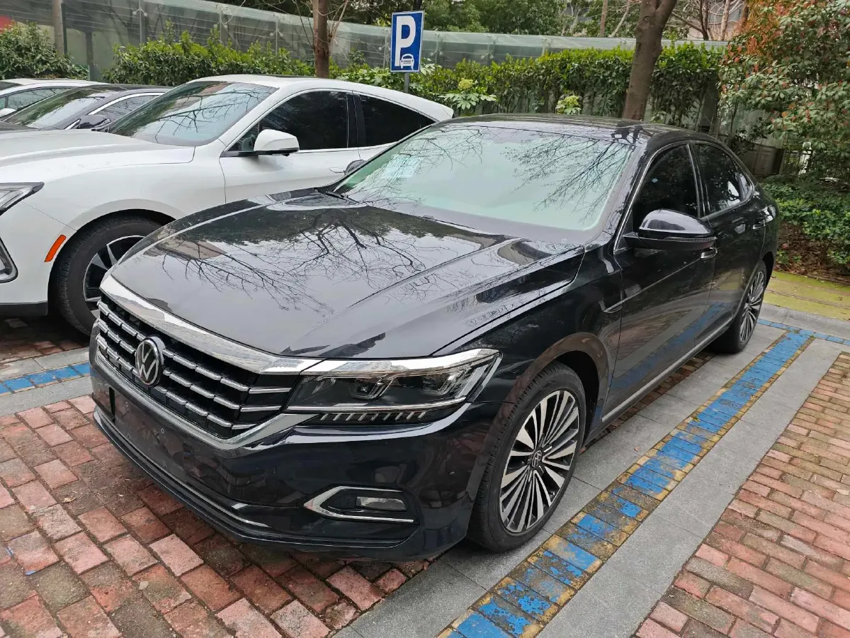 2020 Volkswagen Passat 2.0T 186HP L4 7DCT,autocango,china used car exporter,china ev exporter,chinese used car exporter,chinese used ev exporter
