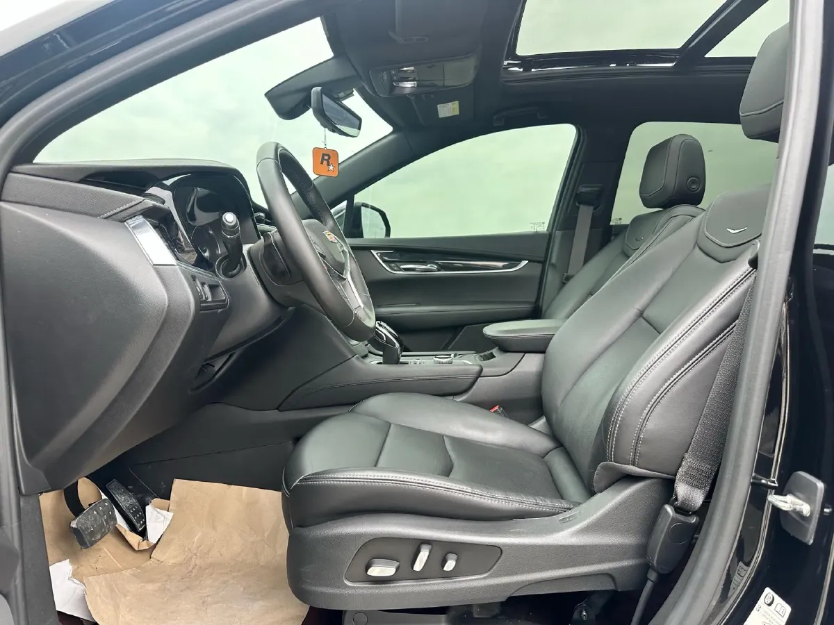 2021 Cadillac XT5 2.0T 237HP L4 9AT,autocango,china used car exporter,china ev exporter,chinese used car exporter,chinese used ev exporter