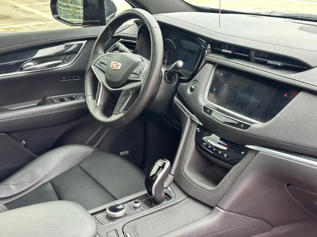 2021 Cadillac XT5 2.0T 237HP L4 9AT,autocango,china used car exporter,china ev exporter,chinese used car exporter,chinese used ev exporter