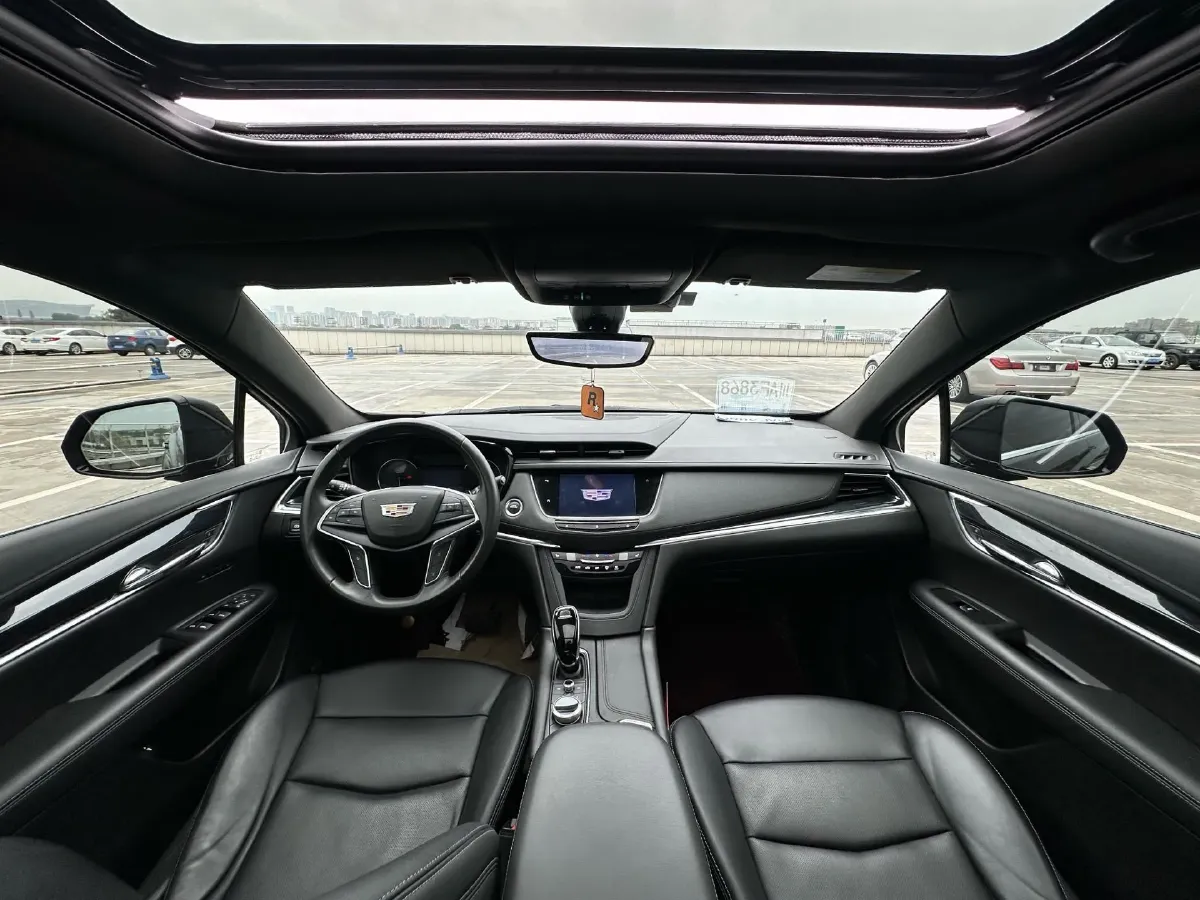 2021 Cadillac XT5 2.0T 237HP L4 9AT,autocango,china used car exporter,china ev exporter,chinese used car exporter,chinese used ev exporter