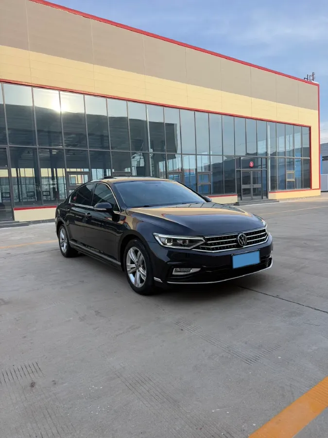 2023 Volkswagen Magotan 1.4T 150HP L4 7DCT,autocango,china used car exporter,china ev exporter,chinese used car exporter,chinese used ev exporter