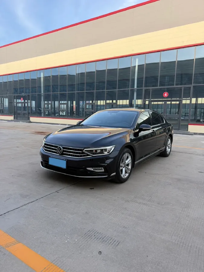 2023 Volkswagen Magotan 1.4T 150HP L4 7DCT,autocango,china used car exporter,china ev exporter,chinese used car exporter,chinese used ev exporter