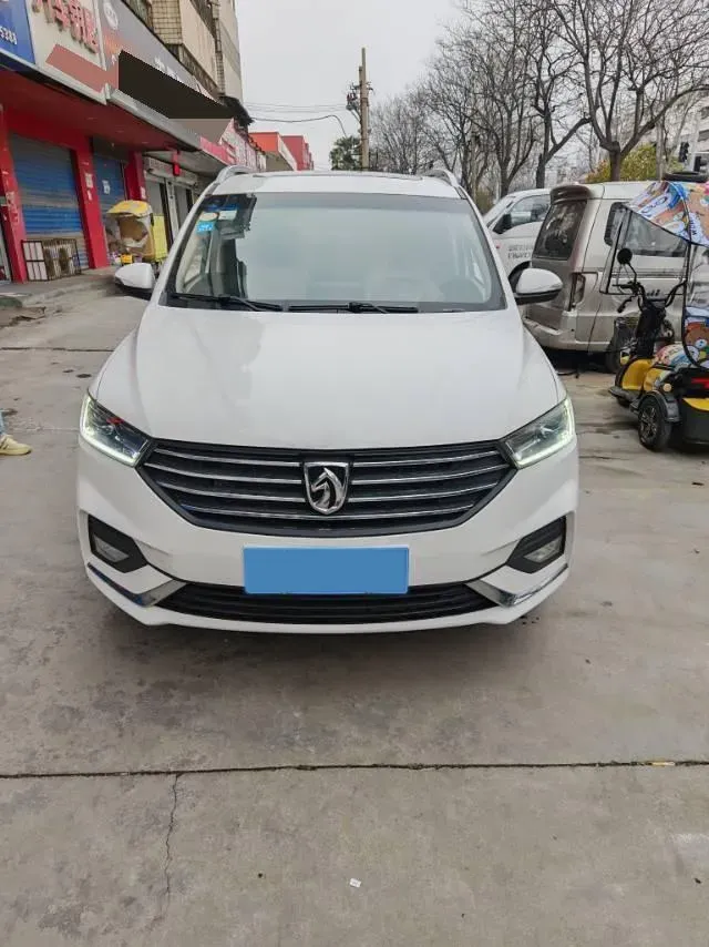 2018 BaoJun 530 1.5T 150HP L4 6MT,autocango,china used car exporter,china ev exporter,chinese used car exporter,chinese used ev exporter