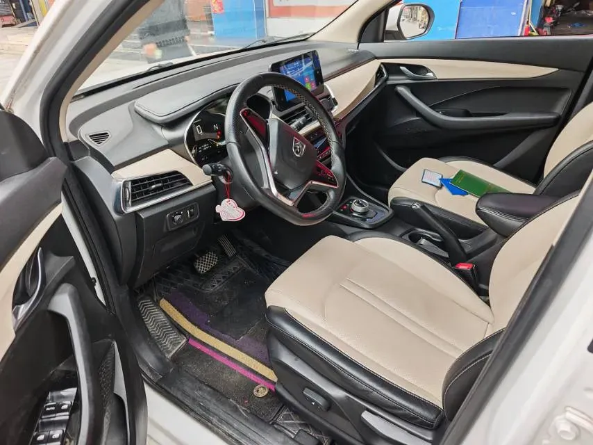 2018 BaoJun 530 1.5T 150HP L4 6MT,autocango,china used car exporter,china ev exporter,chinese used car exporter,chinese used ev exporter
