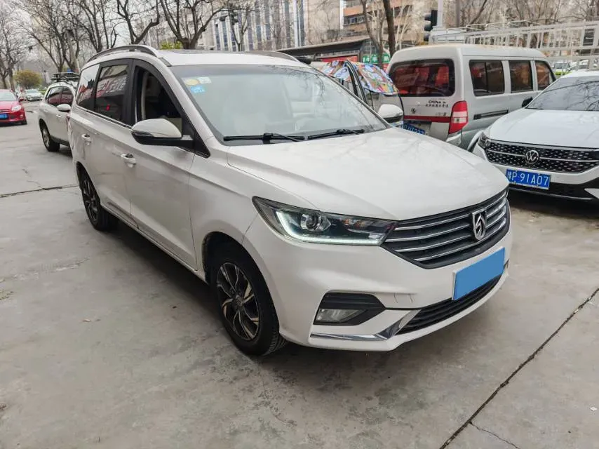 2018 BaoJun 530 1.5T 150HP L4 6MT,autocango,china used car exporter,china ev exporter,chinese used car exporter,chinese used ev exporter