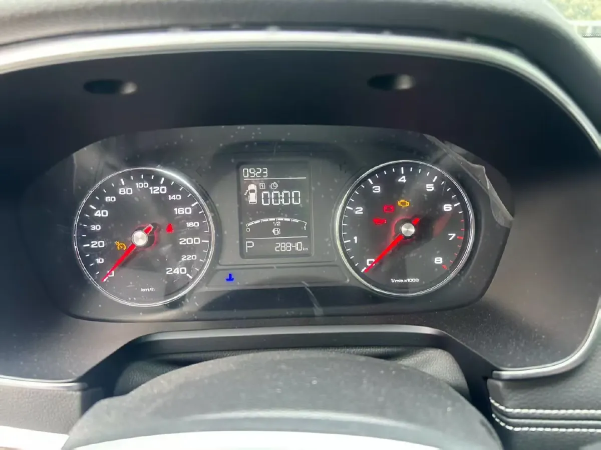 2019 Mitsubishi Eclipse Cross 1.5T 170HP L4 6MT,autocango,china used car exporter,china ev exporter,chinese used car exporter,chinese used ev exporter