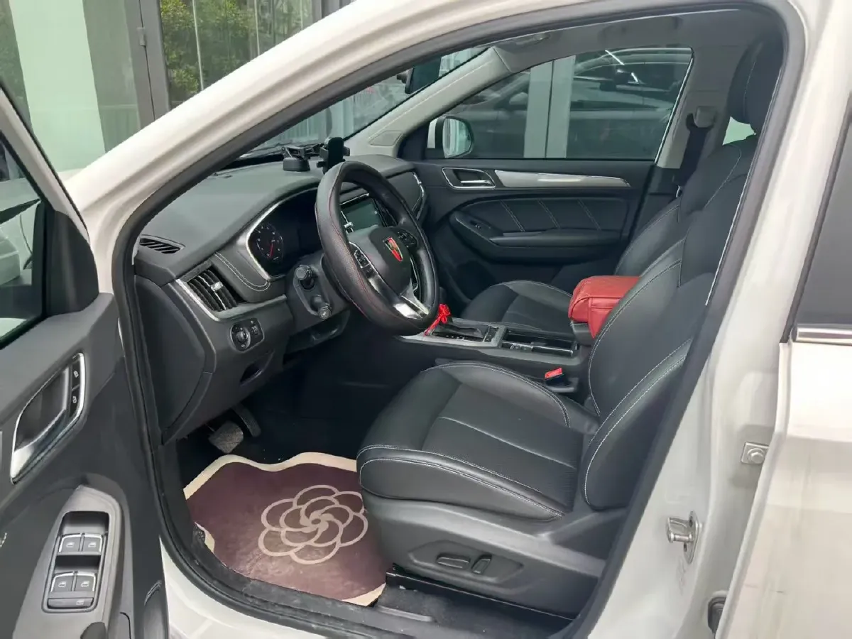 2019 Mitsubishi Eclipse Cross 1.5T 170HP L4 6MT,autocango,china used car exporter,china ev exporter,chinese used car exporter,chinese used ev exporter