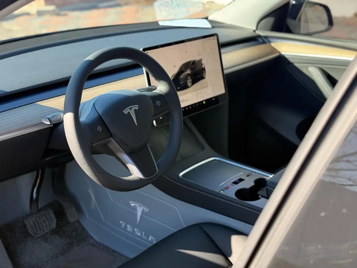 2022 Tesla Model Y BEV 60KWH,autocango,china used car exporter,china ev exporter,chinese used car exporter,chinese used ev exporter