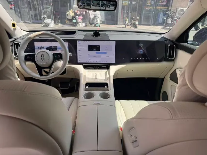 2025 AITO AITO M8 REEV 160HP REEV 53.4KWH,autocango,china used car exporter,china ev exporter,chinese used car exporter,chinese used ev exporter