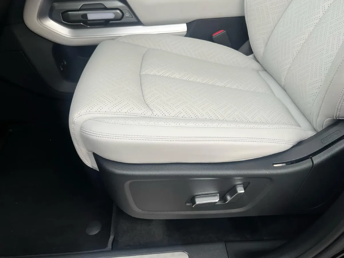 2025 FangChengBao Tai 3 BEV,autocango,china used car exporter,china ev exporter,chinese used car exporter,chinese used ev exporter