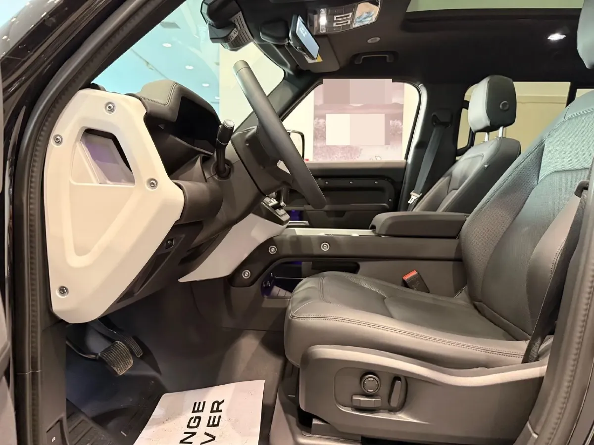 2025 Land Rover Defender 3.0T 400HP L6 8AT,autocango,china used car exporter,china ev exporter,chinese used car exporter,chinese used ev exporter