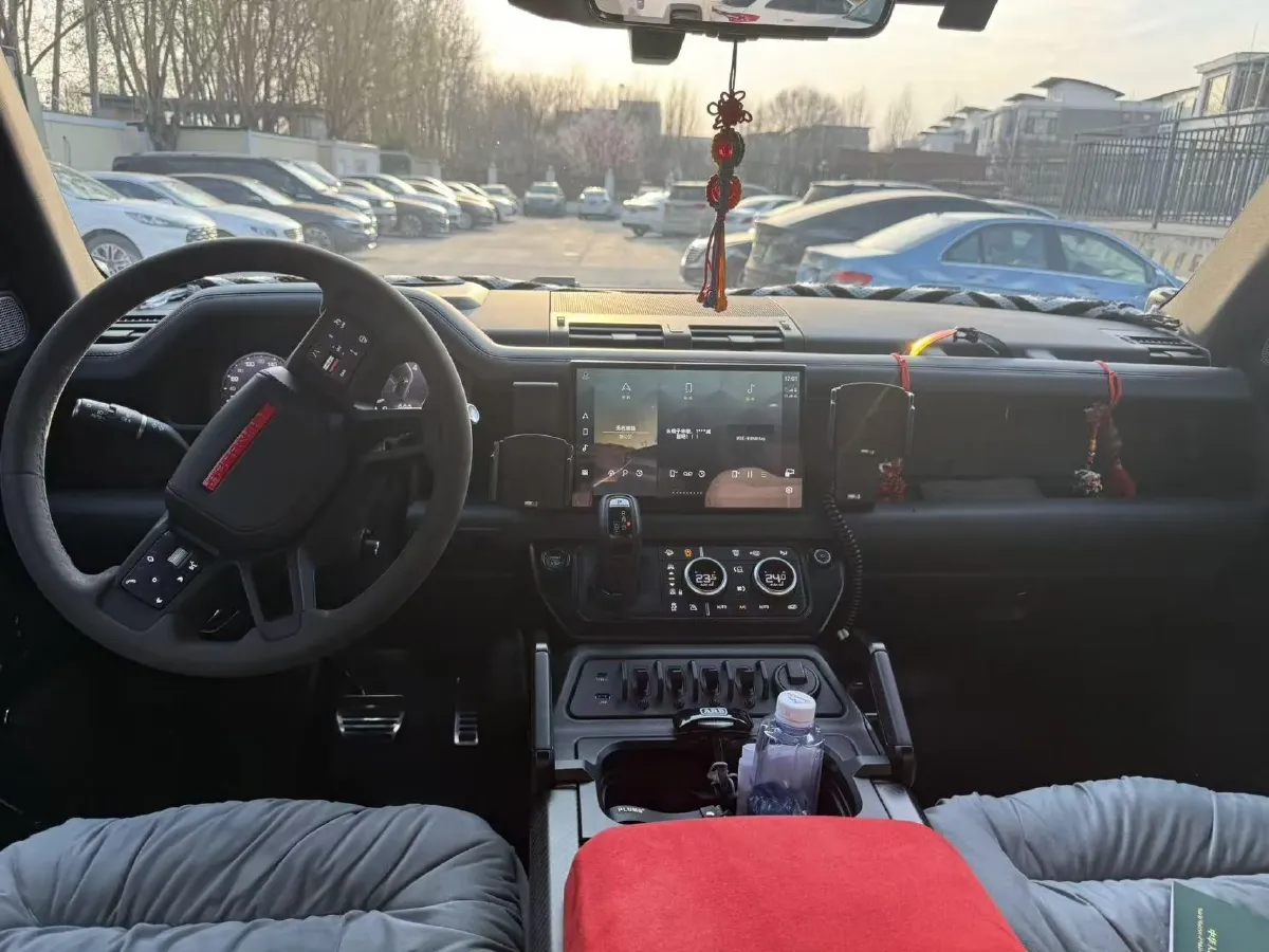 2023 Land Rover Defender 5.0T 525HP V8 8AT,autocango,china used car exporter,china ev exporter,chinese used car exporter,chinese used ev exporter