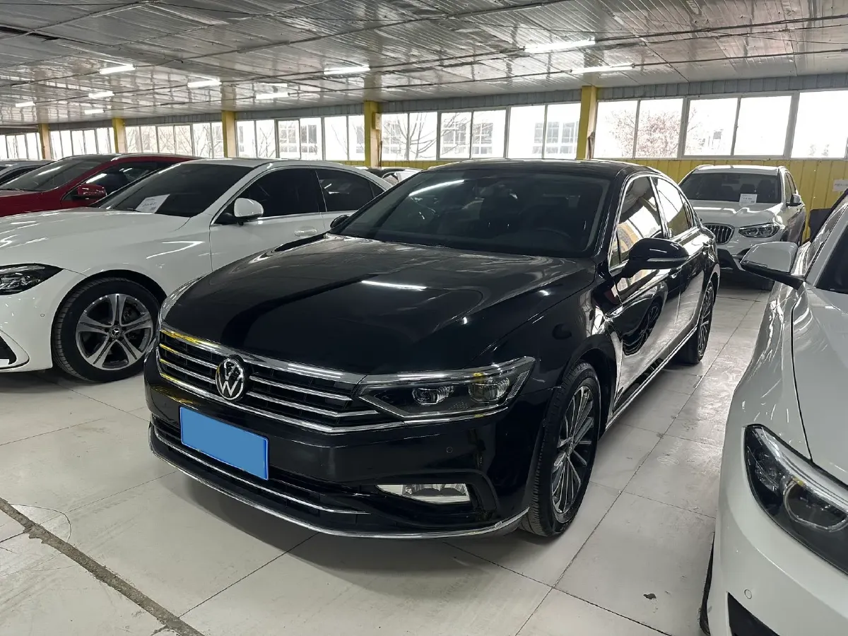 2020 Volkswagen Magotan 2.0T 220HP L4 7DCT,autocango,china used car exporter,china ev exporter,chinese used car exporter,chinese used ev exporter