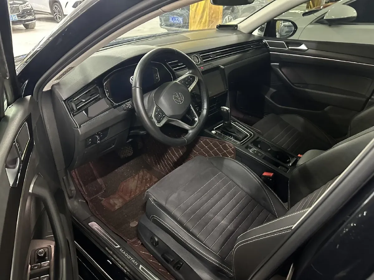 2020 Volkswagen Magotan 2.0T 220HP L4 7DCT,autocango,china used car exporter,china ev exporter,chinese used car exporter,chinese used ev exporter