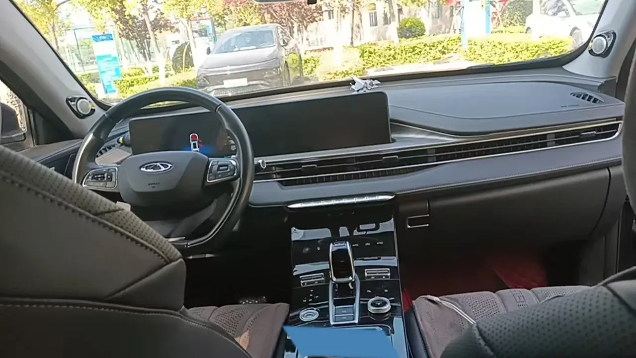 2022 Chery Tiggo 8 Plus 1.6T 197HP L4 7DCT,autocango,china used car exporter,china ev exporter,chinese used car exporter,chinese used ev exporter