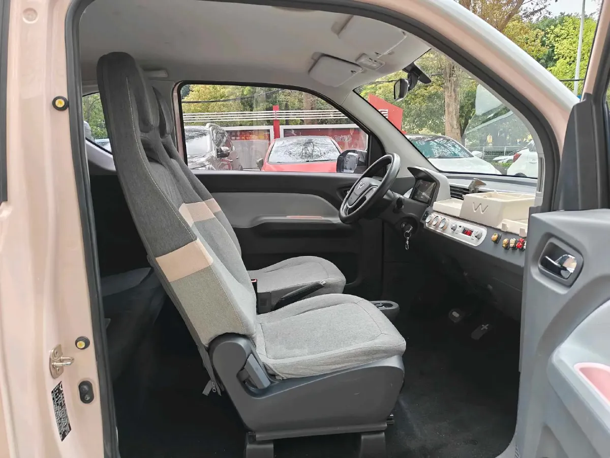 2021 WuLing HongGuang MINI EV BEV 13.9KWH,autocango,china used car exporter,china ev exporter,chinese used car exporter,chinese used ev exporter