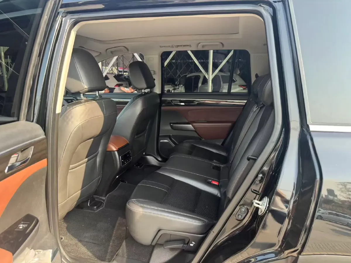 2017 GAC Trumpchi GS8 2.0T 201HP L4 6AT,autocango,china used car exporter,china ev exporter,chinese used car exporter,chinese used ev exporter