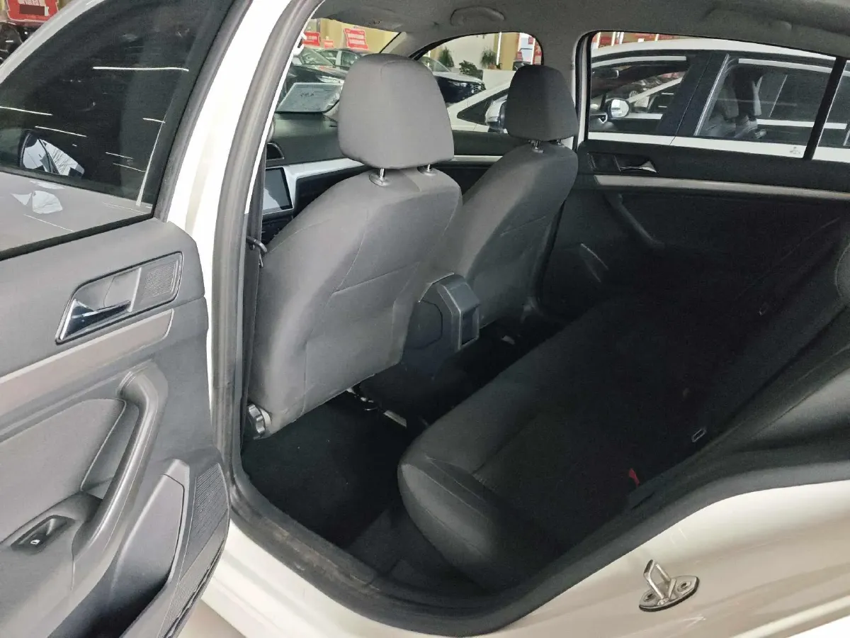 2017 Volkswagen Lavida 1.6L 110HP L4 6AT,autocango,china used car exporter,china ev exporter,chinese used car exporter,chinese used ev exporter