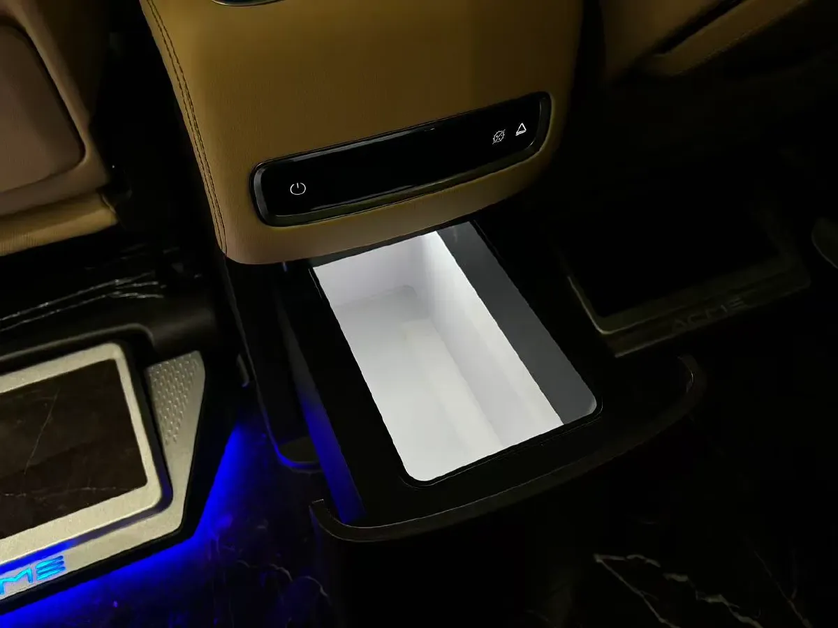 2024 Denza D9 1.5T 139HP L4 E-CVT PHEV 40KWH,autocango,china used car exporter,china ev exporter,chinese used car exporter,chinese used ev exporter