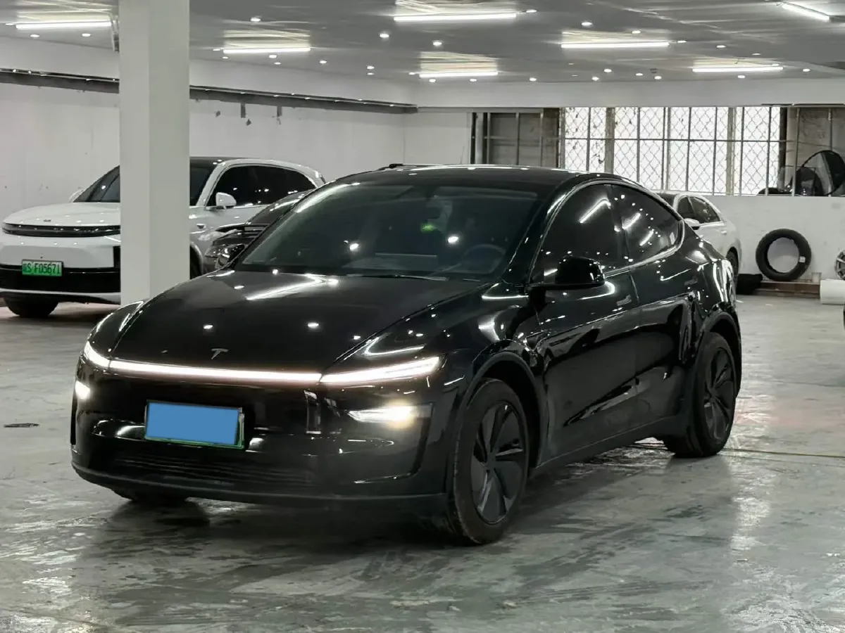 2025 Tesla Model Y BEV 62.5KWH,autocango,china used car exporter,china ev exporter,chinese used car exporter,chinese used ev exporter