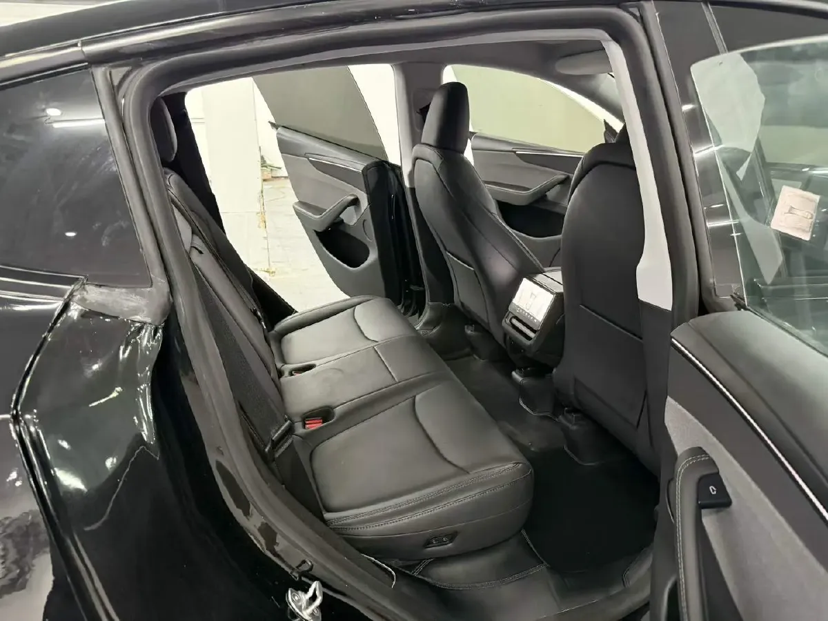 2025 Tesla Model Y BEV 62.5KWH,autocango,china used car exporter,china ev exporter,chinese used car exporter,chinese used ev exporter