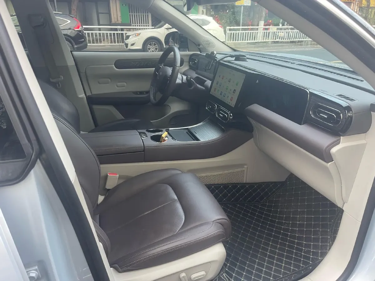 2023 Leapmotor C11 BEV 69.2KWH,autocango,china used car exporter,china ev exporter,chinese used car exporter,chinese used ev exporter