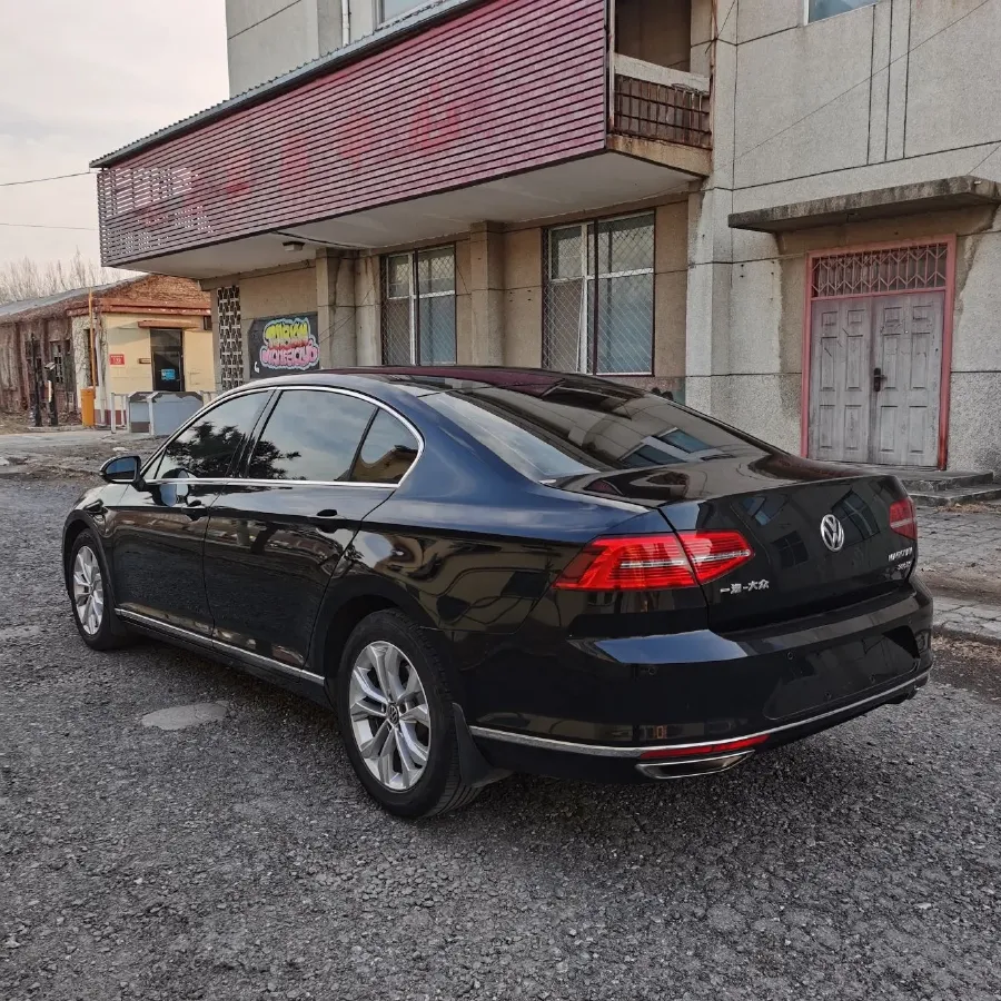 2018 Volkswagen Magotan 2.0T 220HP L4 7DCT,autocango,china used car exporter,china ev exporter,chinese used car exporter,chinese used ev exporter